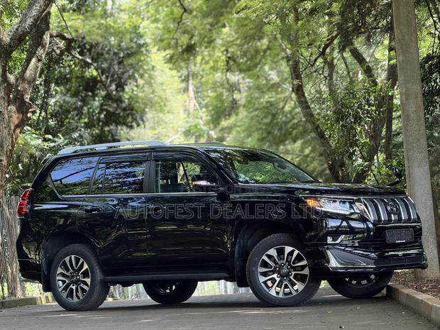 Toyota Land Cruiser Prado 2.8 2021 Black