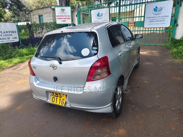 Toyota Vitz 1.0 FWD 5dr 2007 Silver