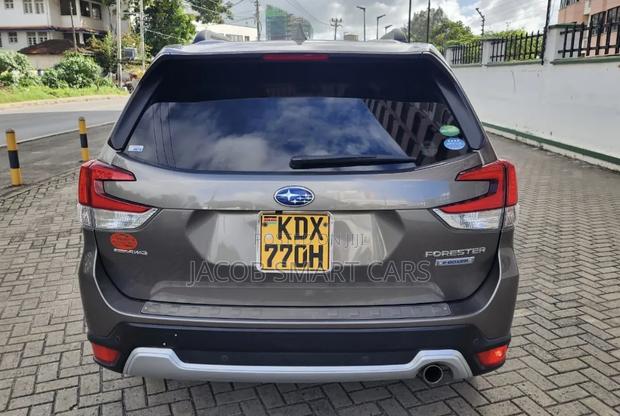 Subaru Forester 2018 Gray