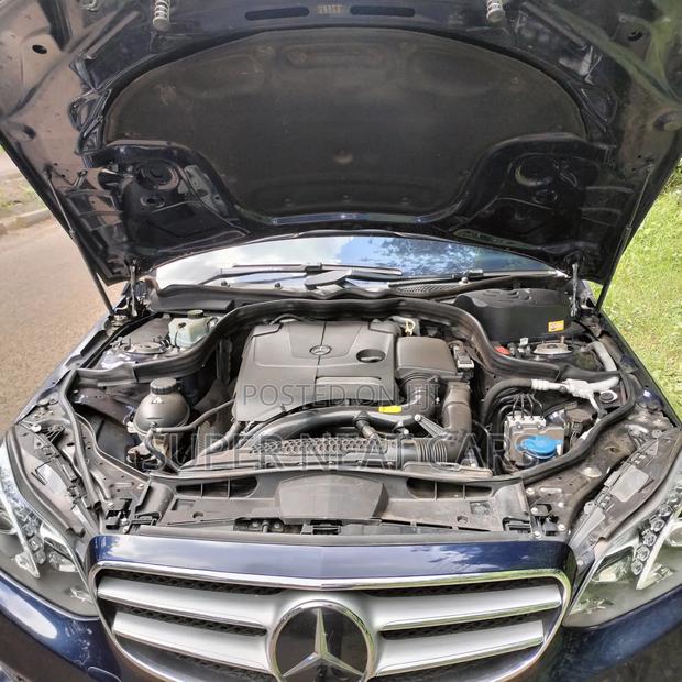 Mercedes-Benz E200 2015 Blue