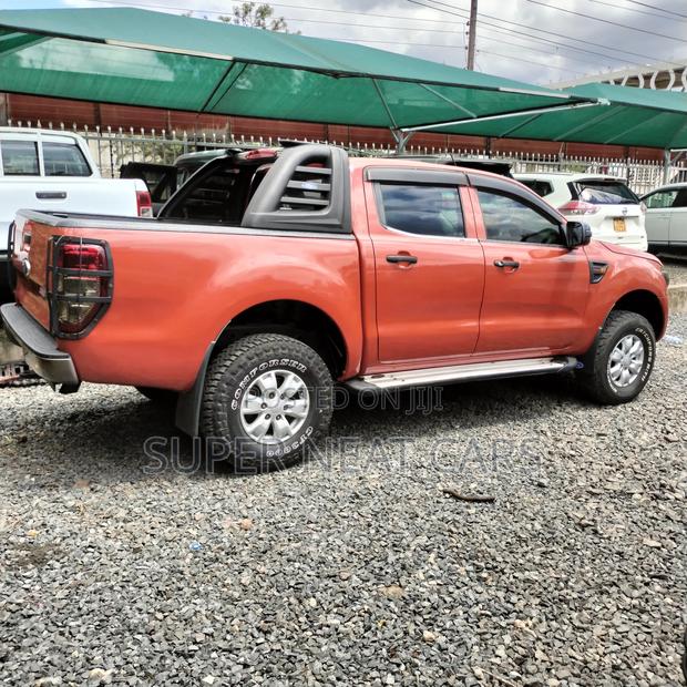 Ford Ranger Wildtrak 2012 Orange