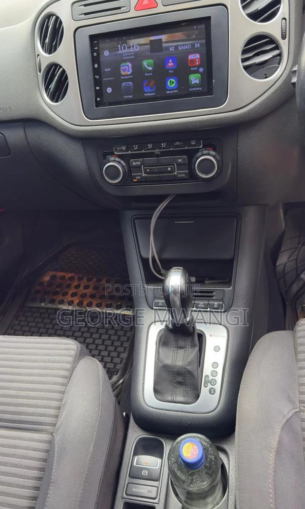 Volkswagen Tiguan 2011 Blue