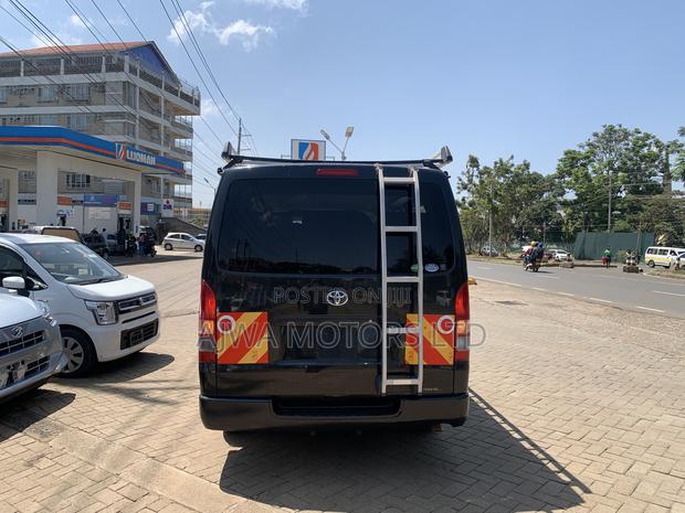 Toyota HiAce 2017 Black