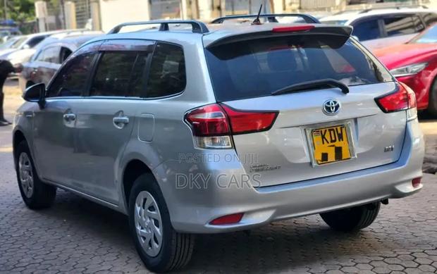 Toyota Corolla Fielder 2019 Silver