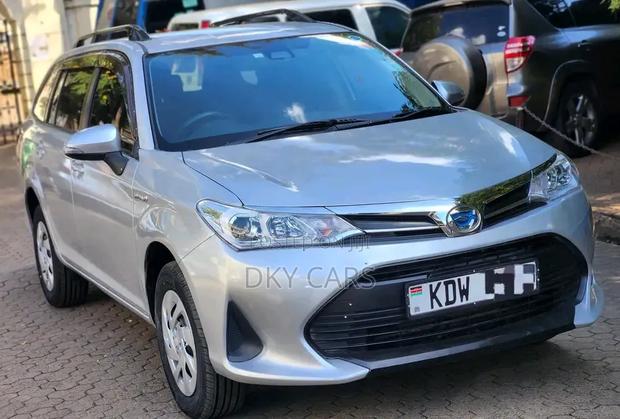 Toyota Corolla Fielder 2019 Silver