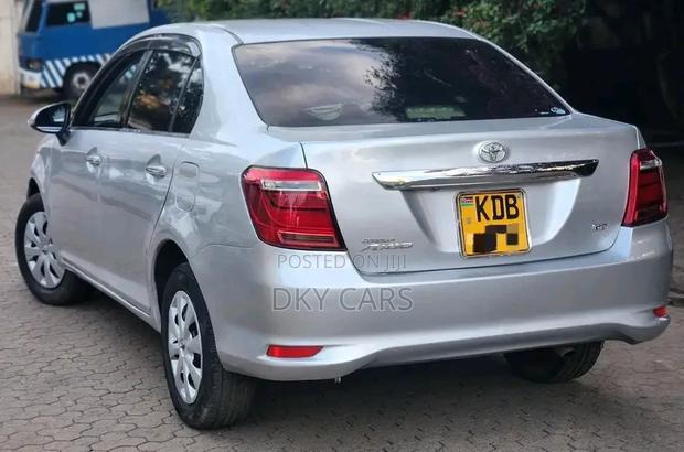 Toyota Axio 2014 Silver