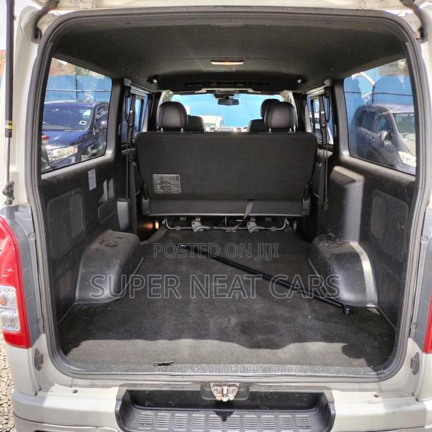 Toyota HiAce 2019 White