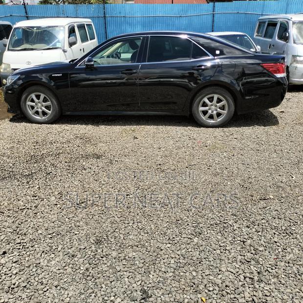 Toyota Crown 2018 Black