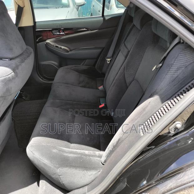 Toyota Crown 2018 Black