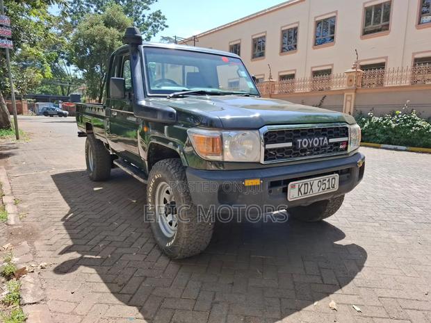 Toyota Land Cruiser 2014