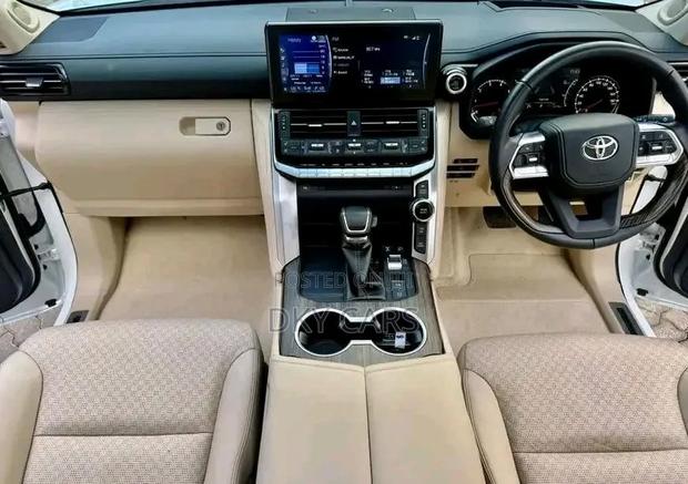 Toyota Land Cruiser 2023 White