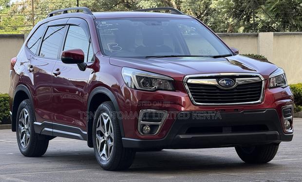 Subaru Forester Premium AWD 2019 Maroon