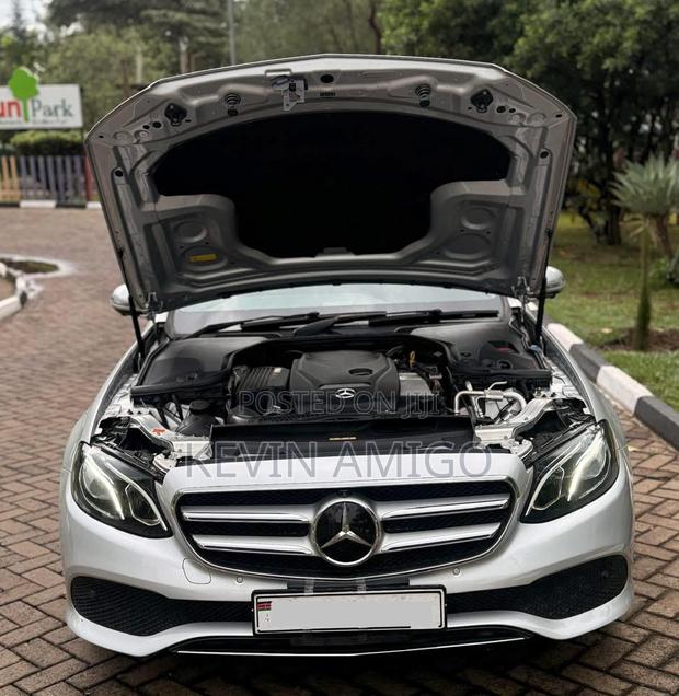 Mercedes-Benz E200 2018 Silver