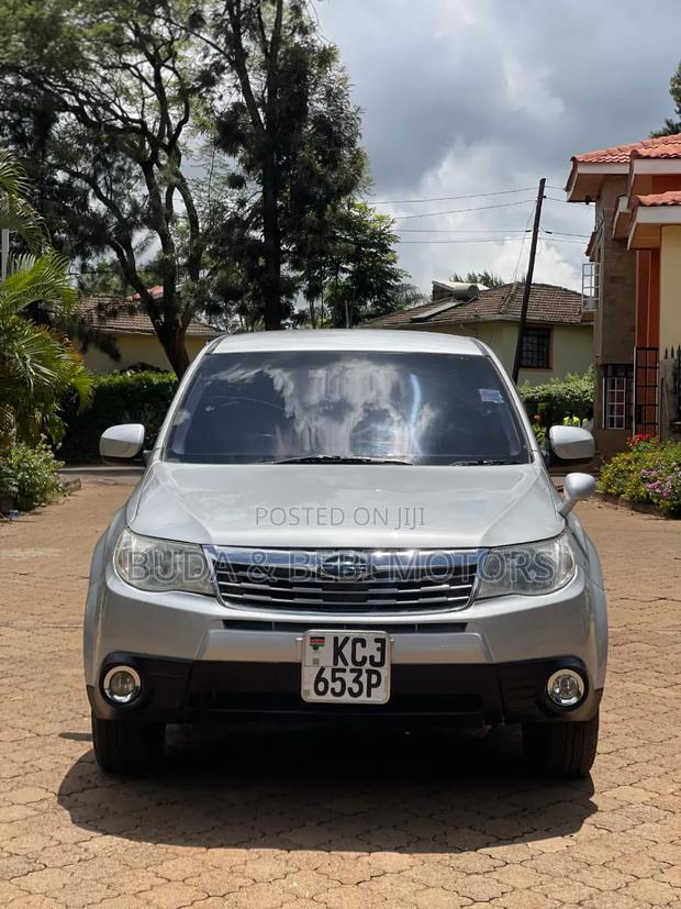 Subaru Forester 2011 Silver