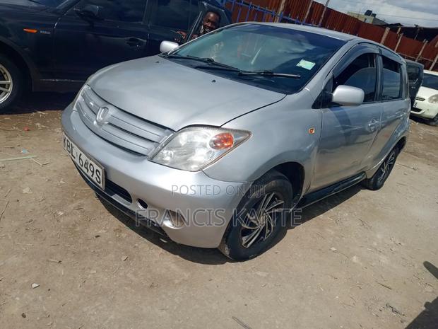Toyota IST 2009 Silver