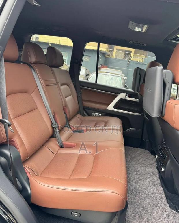 Toyota Land Cruiser 4.6 V8 ZX 2018 Black