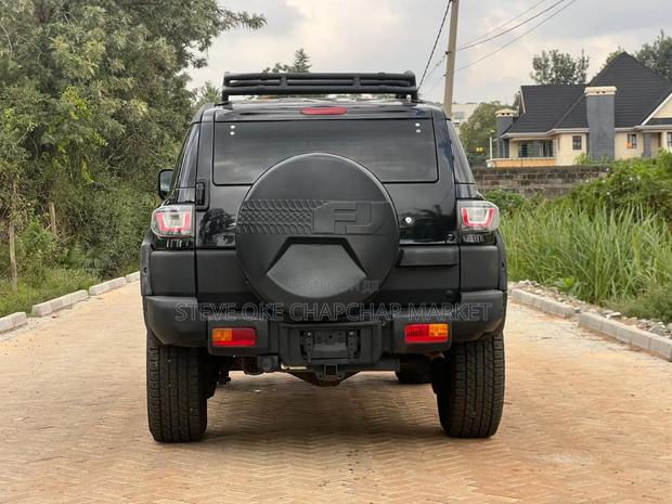 Toyota FJ Cruiser 2012 Matt Black
