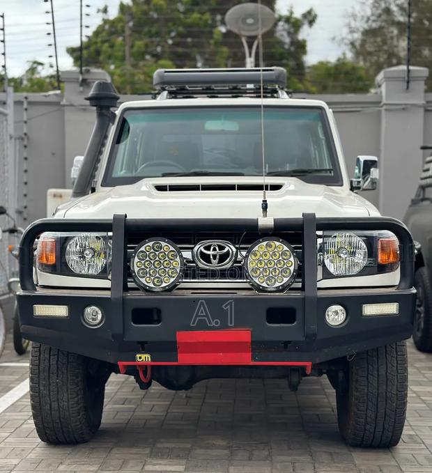 Toyota Land Cruiser 4.5 V8 GXR 2019 Pearl