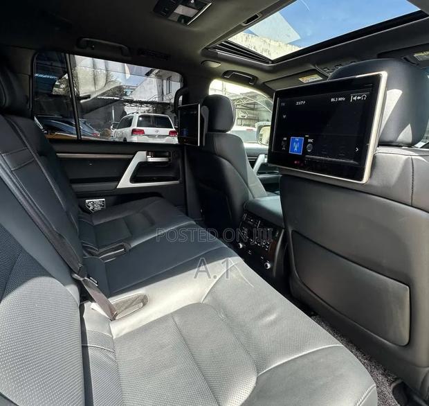 Toyota Land Cruiser 4.6 V8 ZX 2019 Black
