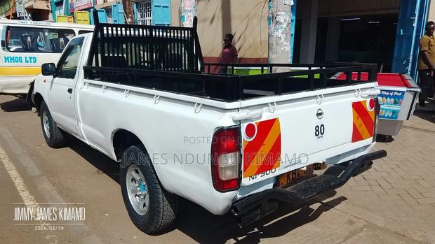 Nissan NP300 2013 White