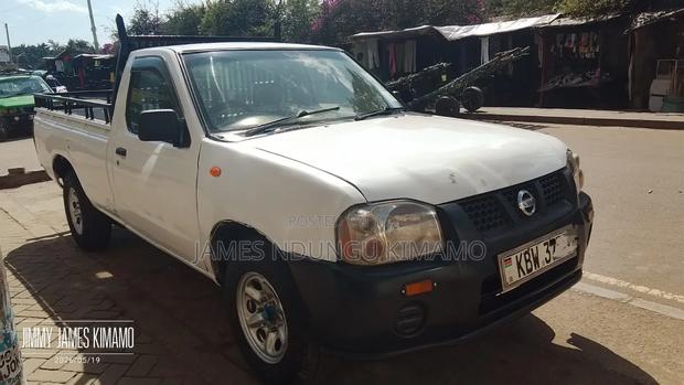 Nissan NP300 2013 White