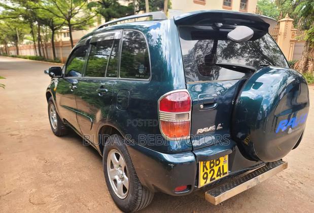 Toyota RAV4 2002 Green