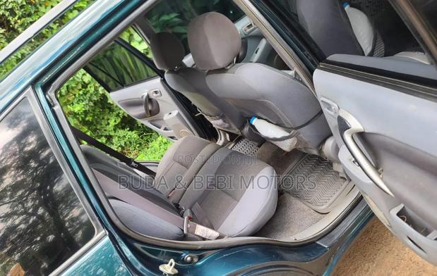 Toyota RAV4 2002 Green