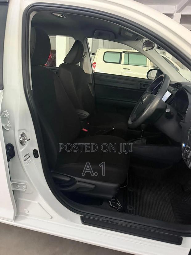 Toyota Axio 1.5 X 4WD 2019 Pearl