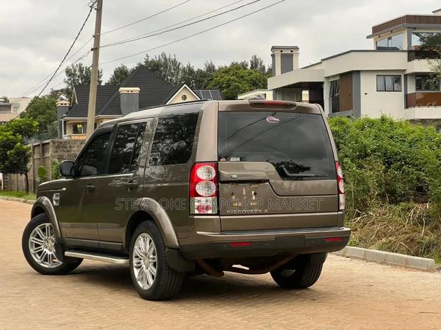 Land Rover Discovery 2011