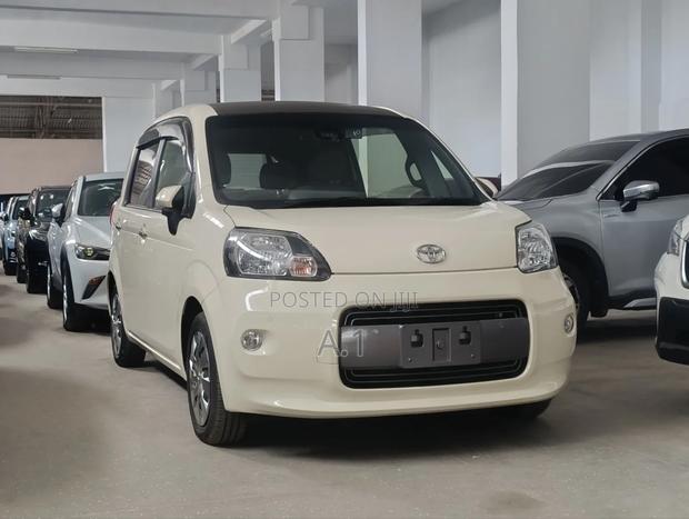 Toyota Porte 1.5 FWD 2019 Beige
