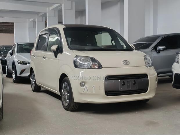 Toyota Porte 1.5 FWD 2019 Beige