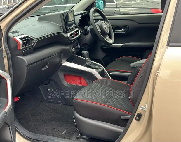 Daihatsu Rocky 2020 Gold