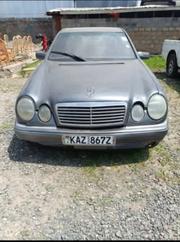 Mercedes-Benz E220 1997 Gray for sale