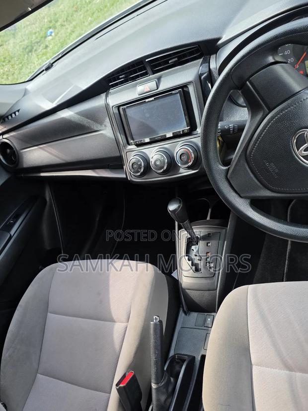 Toyota Axio 2018 Silver