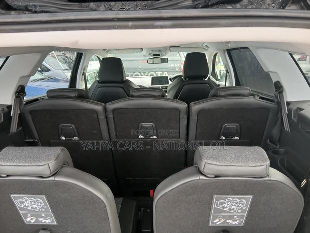 Peugeot 5008 2019 Gray