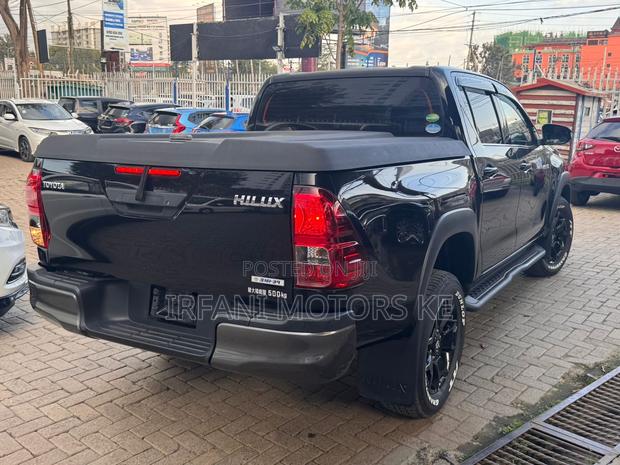 Toyota Hilux 2.4 Diesel 2020 Black