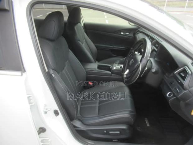 Honda Insight Touring 2019 White