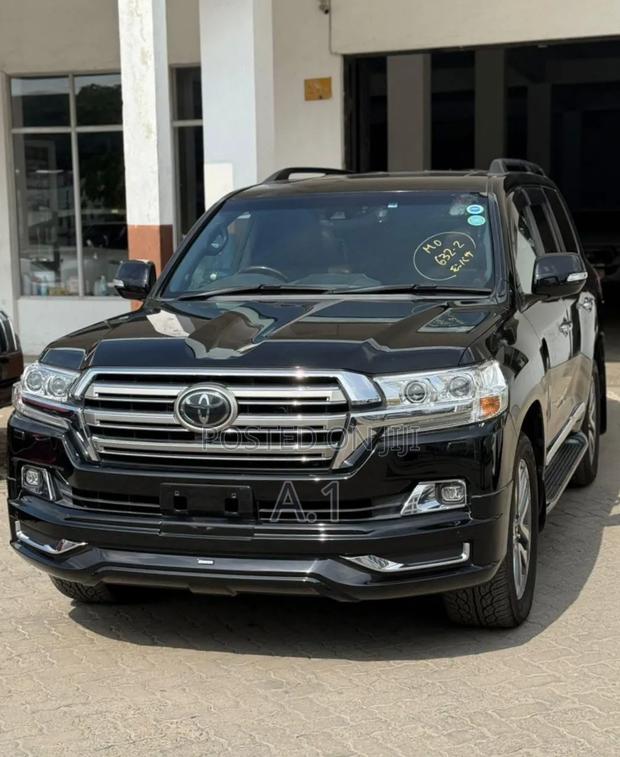 Toyota Land Cruiser 4.6 V8 ZX 2019 Black