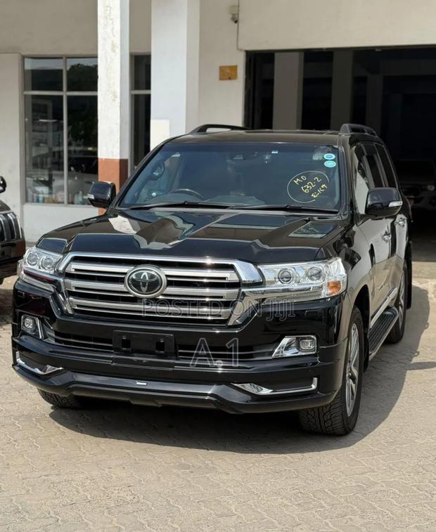 Toyota Land Cruiser 4.6 V8 ZX 2019 Black