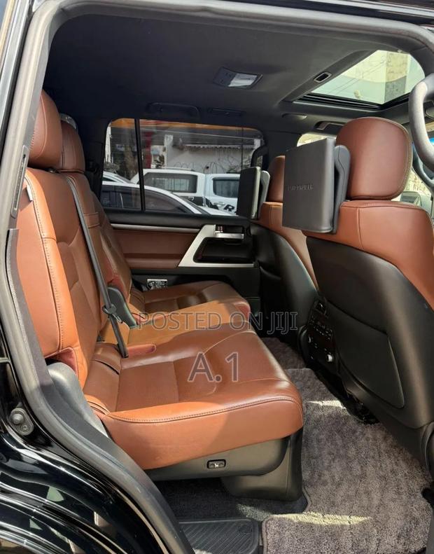 Toyota Land Cruiser 4.6 V8 ZX 2019 Black