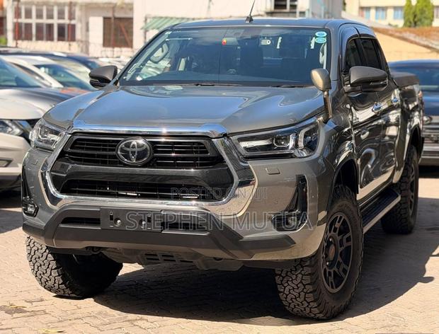 Toyota Hilux Revo Double Cab Deisel 2.4 AWD 2021 Gray