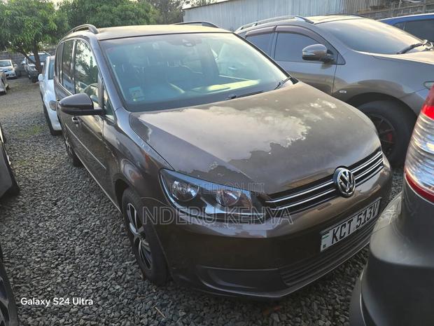 Volkswagen Touran 1.4 TSI 2011 Brown