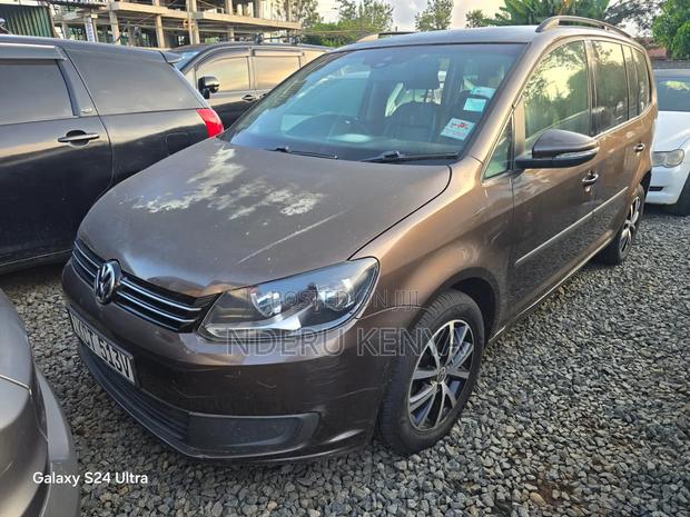 Volkswagen Touran 1.4 TSI 2011 Brown