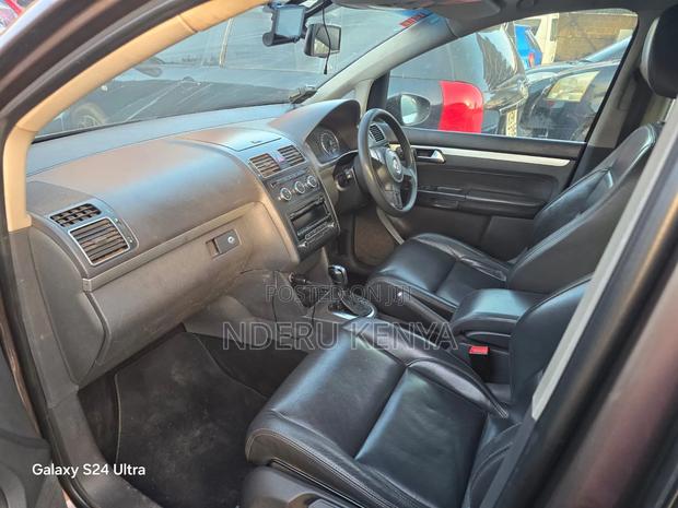 Volkswagen Touran 1.4 TSI 2011 Brown