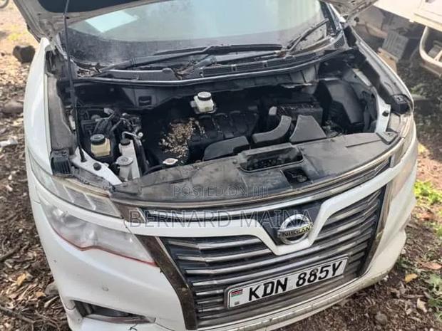 Nissan Grand 2016 White