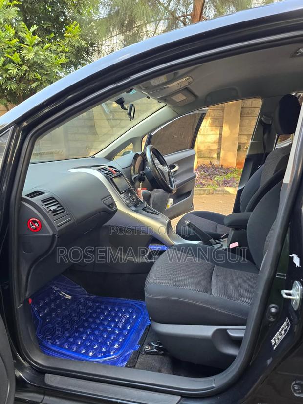 Toyota Auris 2011 Black