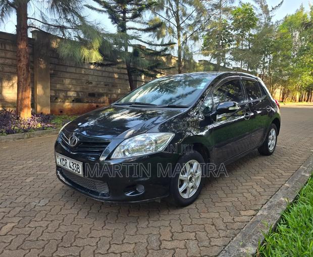 Toyota Auris 2011 Black