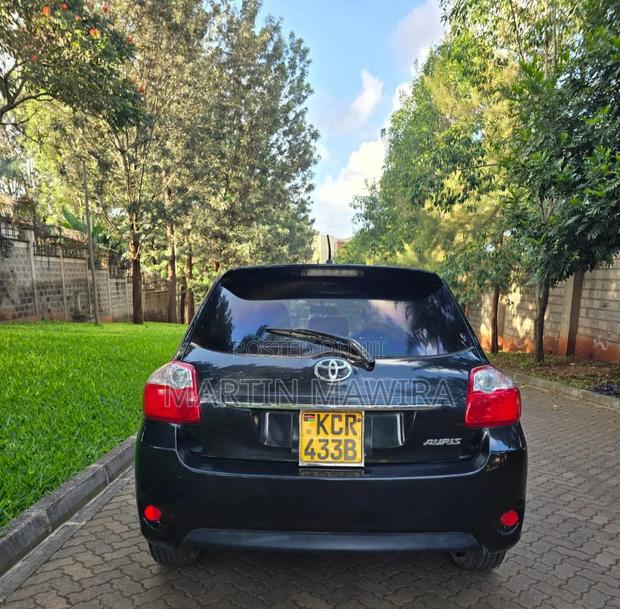 Toyota Auris 2011 Black