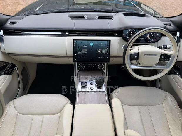 Land Rover Range Rover Vogue 2022 Black