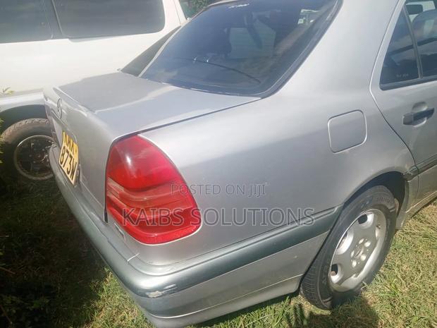 Mercedes-Benz C200 2004 Silver